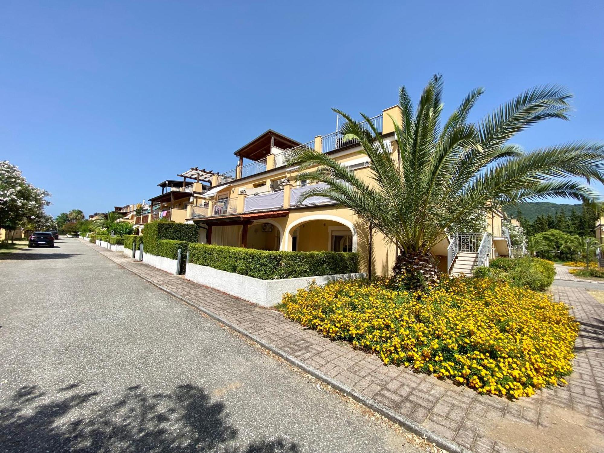 דירות Pizzo Beach Club חדר תמונה